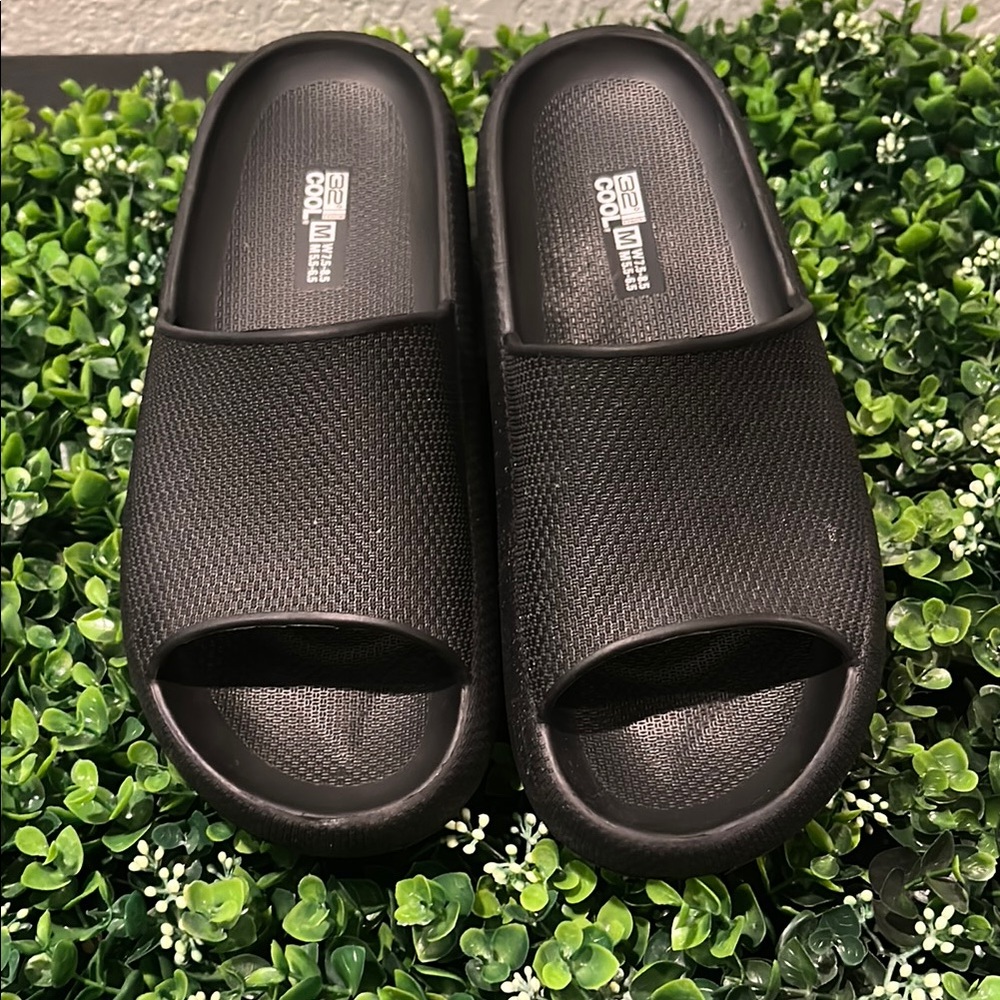 Black Minimalist Slide Sandals with Textured Strap